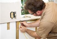 Sử dụng thiết bị điện tử an toàn trước sấm sét mùa mưa