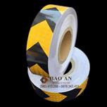 Cuộn dán phản quang mũi tên vàng đen