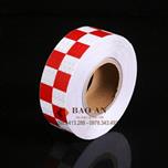 Cuộn dán phản quang ô vuông trắng đỏ