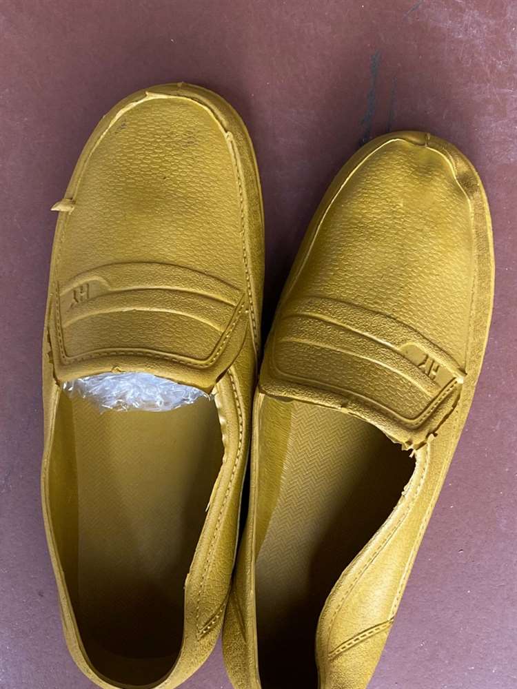 Giày nhựa công nhân